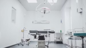 Plastic surgeon in the UAE consultation in Dubai clinic